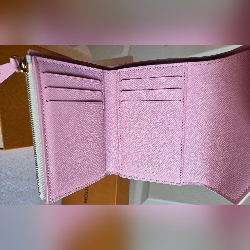 Louis Vuitton Victorine Wallet β Peach Multicolor Damier - Picture 3 of 7